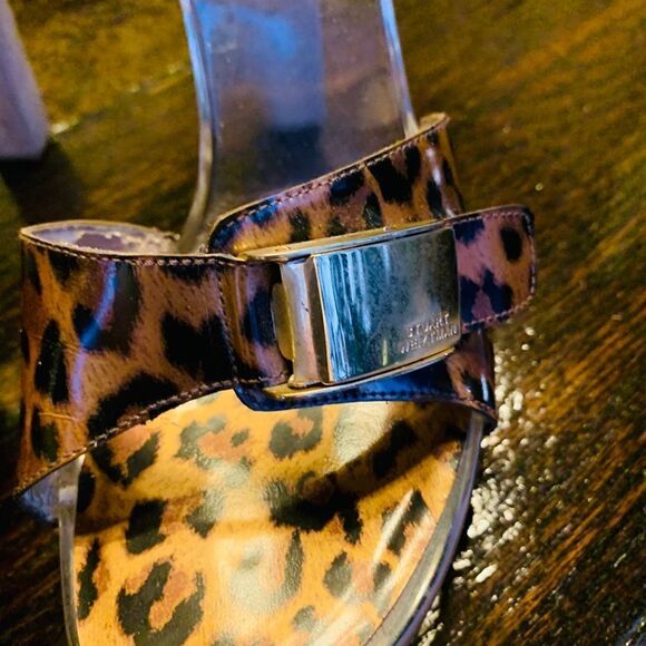 Leopard acrylic platform mule - Picture 2 of 8